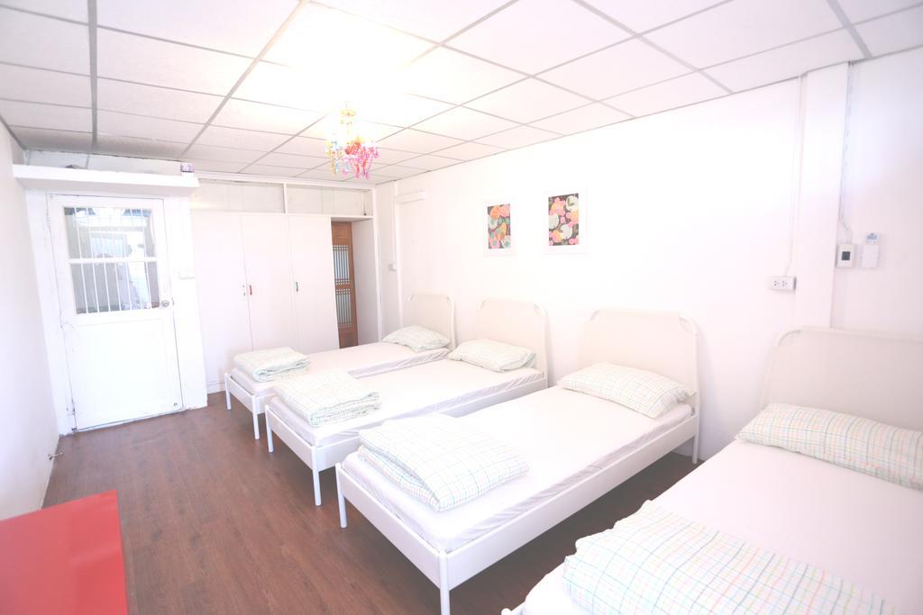 Blue Jasmine Hostel Bangkok Phòng bức ảnh